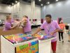 stepping-stones-adult-day-program-participants-volunteer-at-cincinnati-flying-pig-marathaon-01